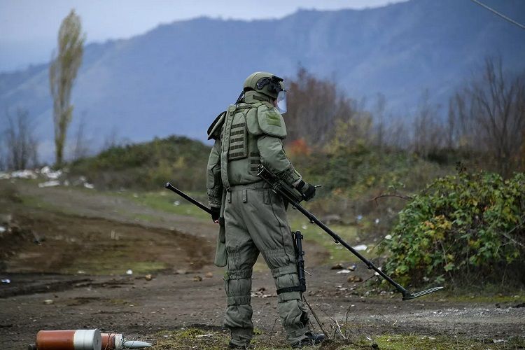 Russian Defense Ministry: A Russian peacekeeping officer dies by a landmine in Karabakh