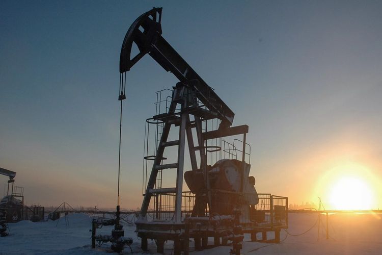 Azerbaijani oil price nears USD 53