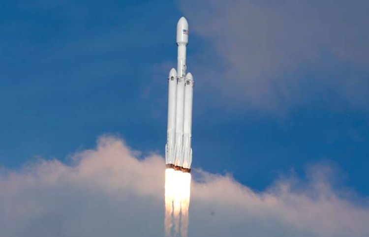 SpaceX осуществила запуск ракеты-носителя с разведывательным спутником США