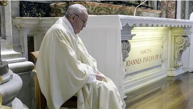 Roma Papası Milad bayramına qarşı münasibəti qınayıb