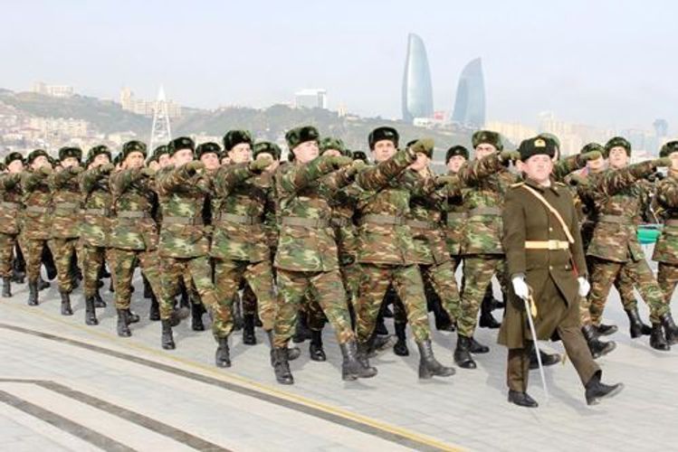 В Азербайджане пособия будут предоставляться также детям военнослужащих срочной военной службы