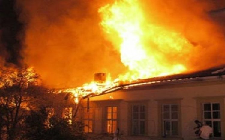 В Шабране в здании школы произошел пожар