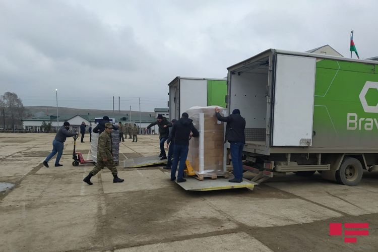 Проходящим службу в Джабраиле военнослужащим доставлены посылки с продуктами питания, средствами личной гигиены - ФОТО