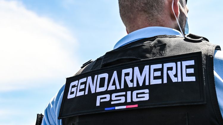 Fransada jandarma əməkdaşlarına hücum edilib, 3 nəfər ölüb