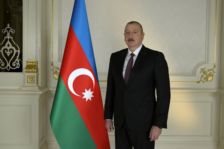 Vaira Vike-Freiberga congratulates President Ilham Aliyev