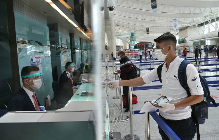 Пассажиров из Великобритании, ЮАР и Дании по прибытии в Турцию ждет семидневный карантин