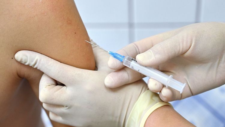 В странах Европы началась вакцинация от коронавируса