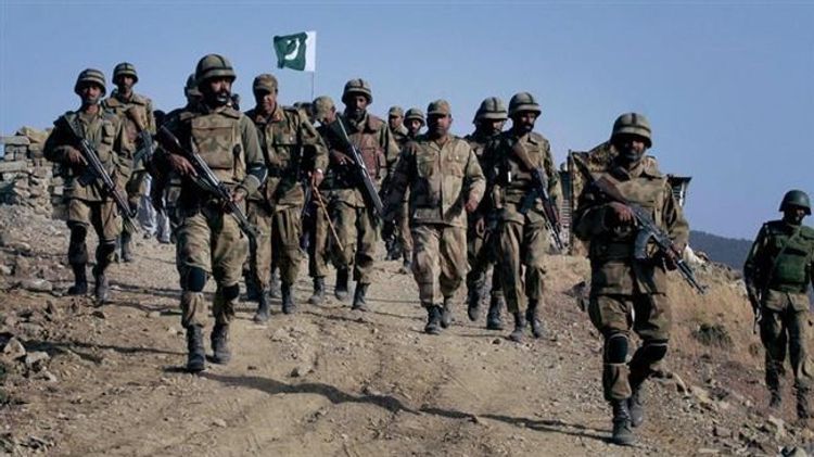 В Пакистане семь военных погибли при нападении террористов