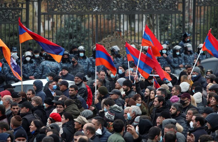 Ermənistan parlamentinin binası qarşısında etiraz aksiyası keçirilir