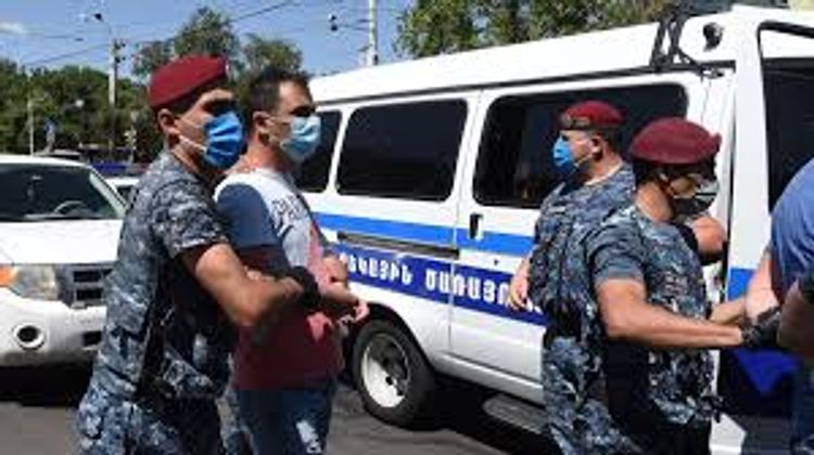Armenian police start detaining protesters in Yerevan
