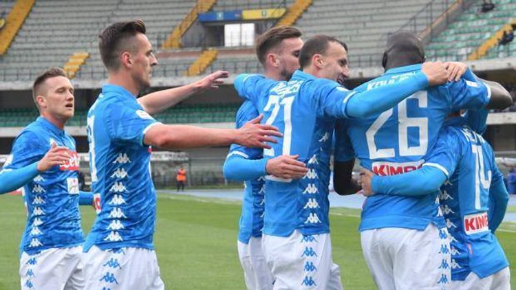 “Napoli” 4 futbolçusunu transferə çıxarıb