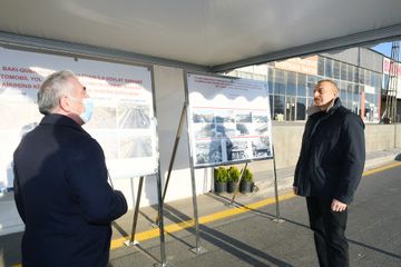  Prezident Bakı-Quba-Rusiya dövlət sərhədi yolunun yenidən qurulmuş hissəsində görülən işlərlə tanış olub