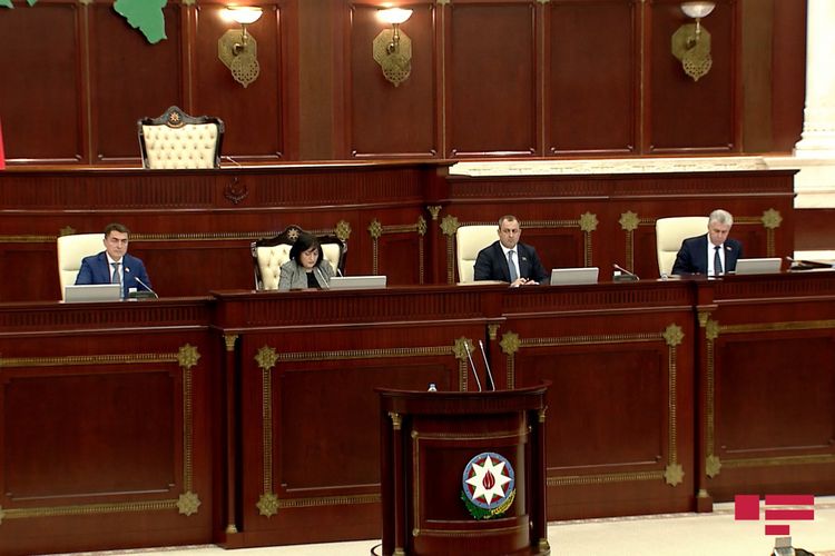 Milli Məclisin payız sessiyasının son iclası başlayıb