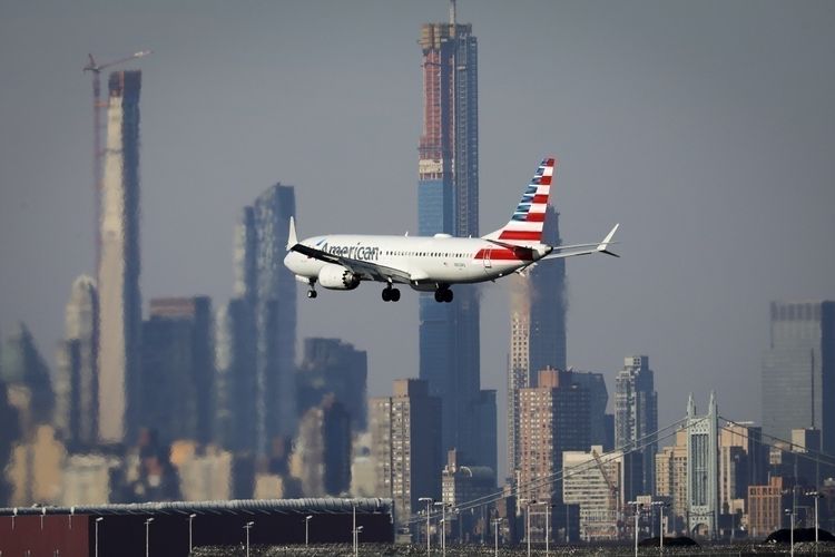 "American Airlines" "Boeing 737 MAX" təyyarələri ilə uçuşları bərpa edib