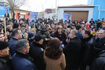 ® Rauf Arifoğlunun Naximov küçəsində seçicilərlə möhtəşəm görüşü - FOTOSESSİYA