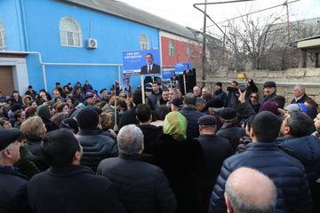 ® Rauf Arifoğlunun Naximov küçəsində seçicilərlə möhtəşəm görüşü - FOTOSESSİYA