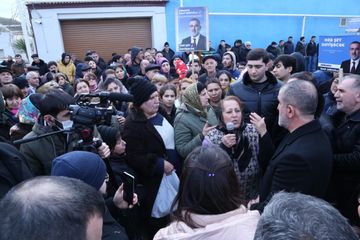 ® Rauf Arifoğlunun Naximov küçəsində seçicilərlə möhtəşəm görüşü - FOTOSESSİYA
