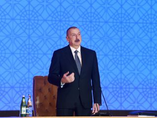 Prezident İlham Əliyev regionların 2019-2023-cü illərdə sosial-iqtisadi inkişafı Dövlət Proqramının icrasının I ilinin yekunlarına həsr olunan konfransda iştirak edib - YENİLƏNİB-1