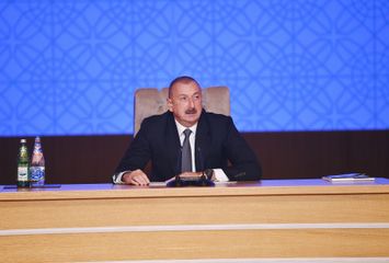 Prezident İlham Əliyev regionların 2019-2023-cü illərdə sosial-iqtisadi inkişafı Dövlət Proqramının icrasının I ilinin yekunlarına həsr olunan konfransda iştirak edib - YENİLƏNİB-1