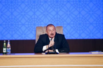 Prezident İlham Əliyev regionların 2019-2023-cü illərdə sosial-iqtisadi inkişafı Dövlət Proqramının icrasının I ilinin yekunlarına həsr olunan konfransda iştirak edib - YENİLƏNİB-1