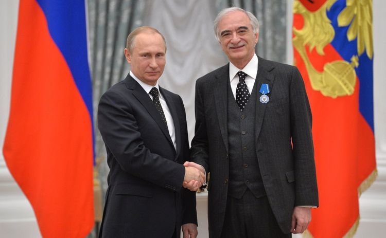Russian President congratulates Polad Bulbuloghlu on 75th anniversary 