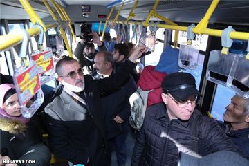 ® Rauf Arifoğludan kreativ addım: Seçicilərin problemlərini ictimai nəqliyyatda dinlədi