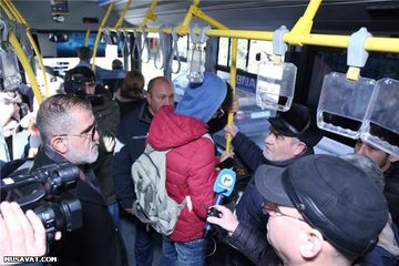 ® Rauf Arifoğludan kreativ addım: Seçicilərin problemlərini ictimai nəqliyyatda dinlədi