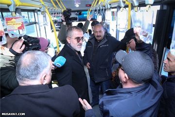 ® Rauf Arifoğludan kreativ addım: Seçicilərin problemlərini ictimai nəqliyyatda dinlədi