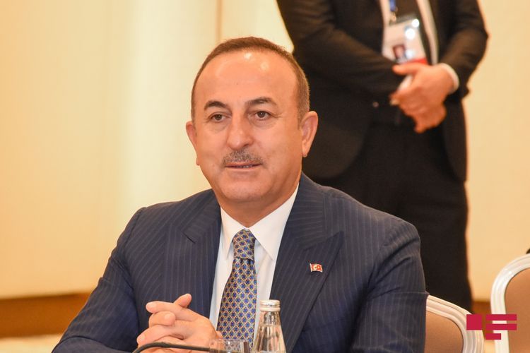 President Ilham Aliyev awards "Dostlug" Order to Turkish Foreign Minister Mevlud Cavusoglu