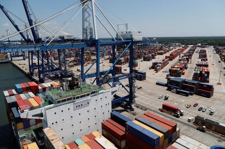 U.S. trade deficit falls in 2019 for the first time in six years