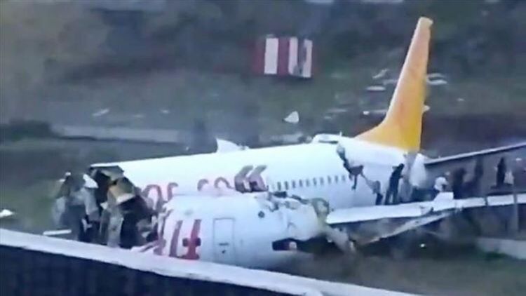 Самолет потерпел крушение в аэропорту Стамбула: погибли 3 человека, 179 ранены  - ФОТО - ВИДЕО - ОБНОВЛЕНО-5