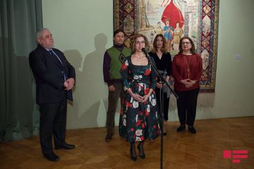 Moskvada “Sovet Azərbaycanının əks-sədası. Xalça. Tikmə. Plakat” adlı sərgi açılıb - FOTO