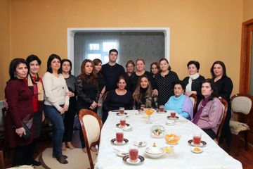 ®Könül Nurullayeva yeniyetmələrə bayram əhvalı bəxş edib - FOTO - VİDEO