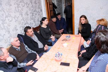 ®Könül Nurullayeva yeniyetmələrə bayram əhvalı bəxş edib - FOTO - VİDEO