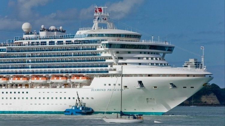 Еще у 10 человек с круизного судна в Японии обнаружили коронавирус
