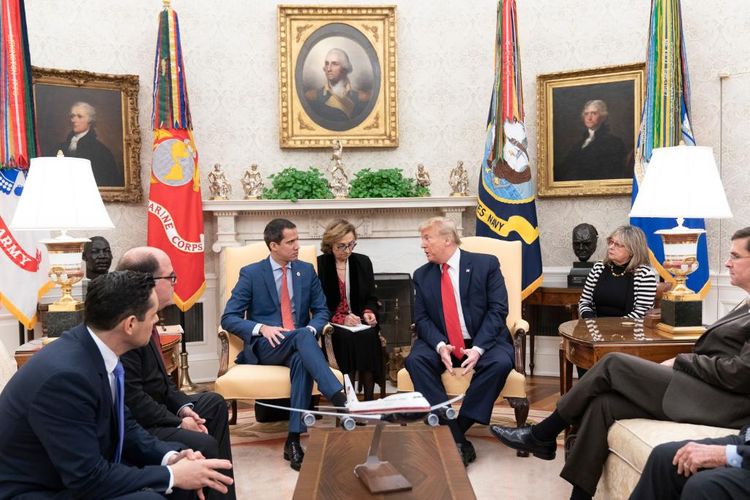 Трамп встретился с Гуаидо в Белом доме