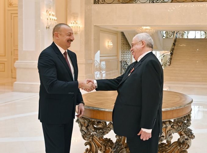 President Ilham Aliyev presented "Sharaf" Order to Mikhail Gusman - UPDATED