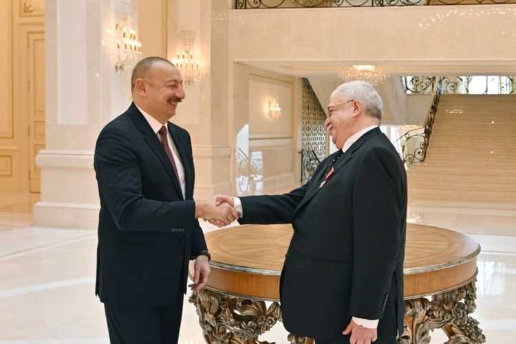 Prezident İlham Əliyev Mixail Qusmana “Şərəf” ordenini təqdim edib - YENİLƏNİB