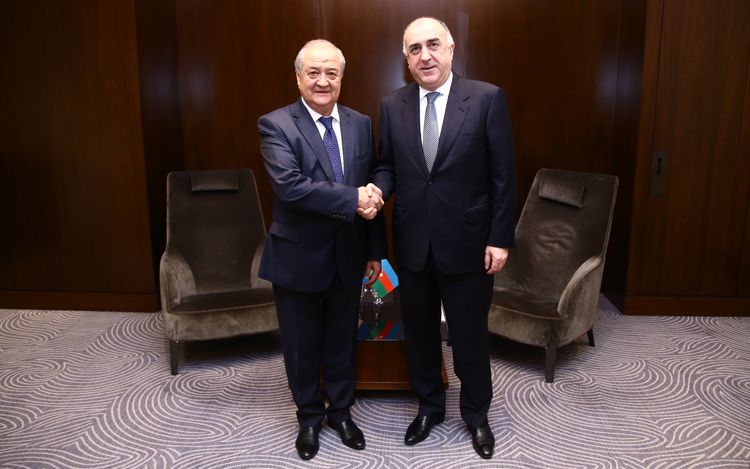 Azerbaijani  FM meets with Uzbek counterpart 