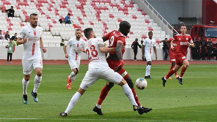 “Antalyaspor” Türkiyə kubokunda “Sivasspor”a qalib gələ bilməyib