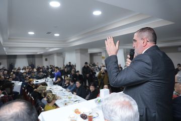  ® 35 saylı Xətai üçüncü Seçki Dairəsindən deputatlığa namizəd Rauf Arifoğlu seçkinin taleyini həll edəcək böyük görüş keçirib
