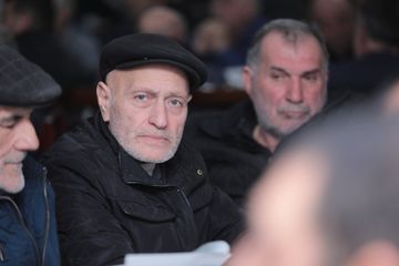  ® 35 saylı Xətai üçüncü Seçki Dairəsindən deputatlığa namizəd Rauf Arifoğlu seçkinin taleyini həll edəcək böyük görüş keçirib