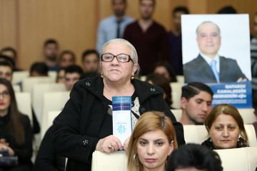® Binəqədi seçiciləri "Daha güclü Azərbaycan naminə" Kamaləddin Qafarova səs verəcəklər
