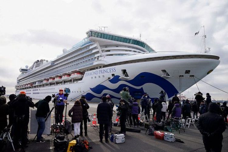 В Японии число зараженных коронавирусом на лайнере выросло втрое
