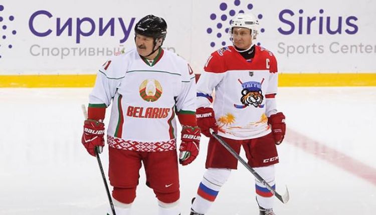 Путин и Лукашенко сыграли в хоккей  - ВИДЕО