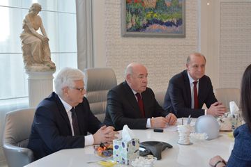 Əbülfəs Qarayev Rusiya Prezidentinin xüsusi nümayəndəsini qəbul edib - FOTO
