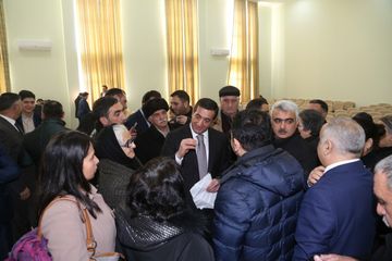 ® Hakim partiyanın Laçından olan namizədi fəal seçkiqabağı kampaniya ilə diqqət çəkdi
