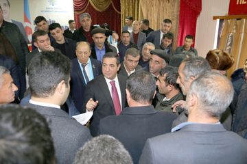 ® Hakim partiyanın Laçından olan namizədi fəal seçkiqabağı kampaniya ilə diqqət çəkdi