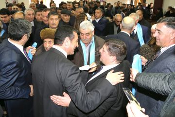 ® Hakim partiyanın Laçından olan namizədi fəal seçkiqabağı kampaniya ilə diqqət çəkdi