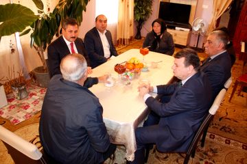 ® YAP-ın namizədi Malik Həsənov şəhid ailəsinin üzvləri ilə görüşüb